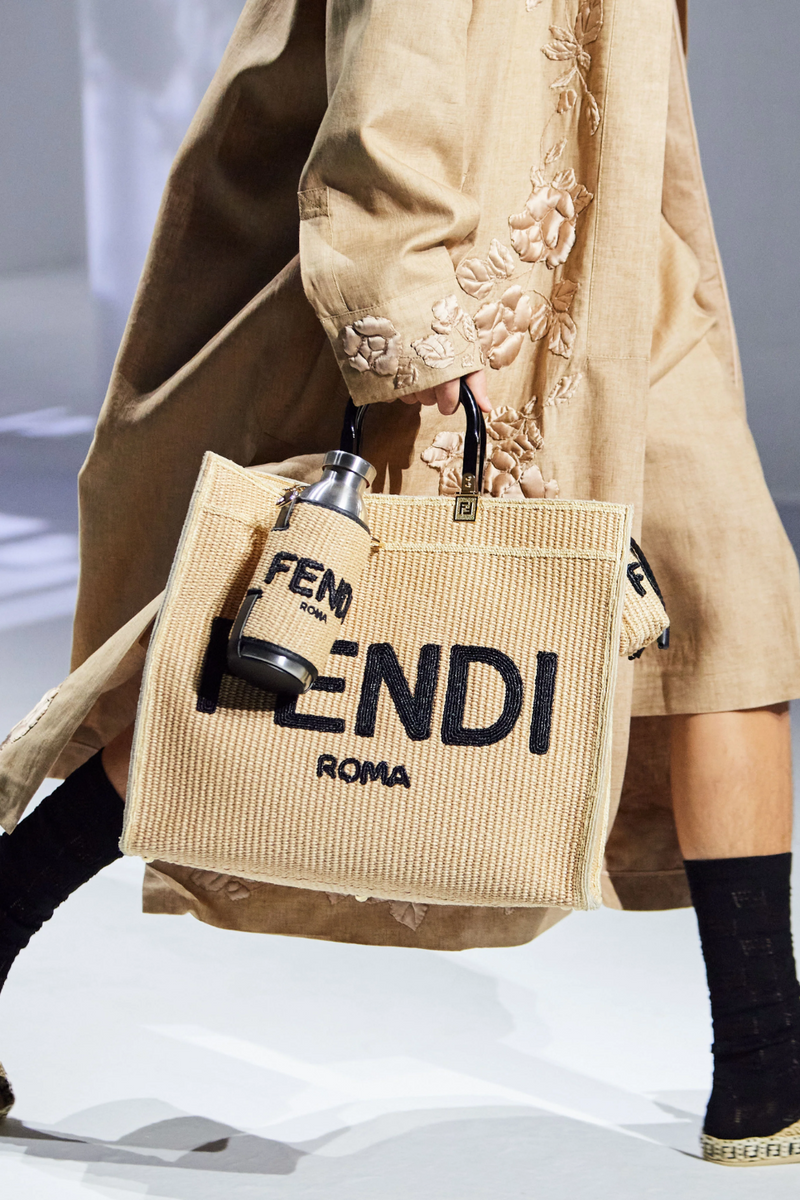 FENDI 水筒(24 bottlsコラボ) FENDI 水筒(24 bottlsコラボ)