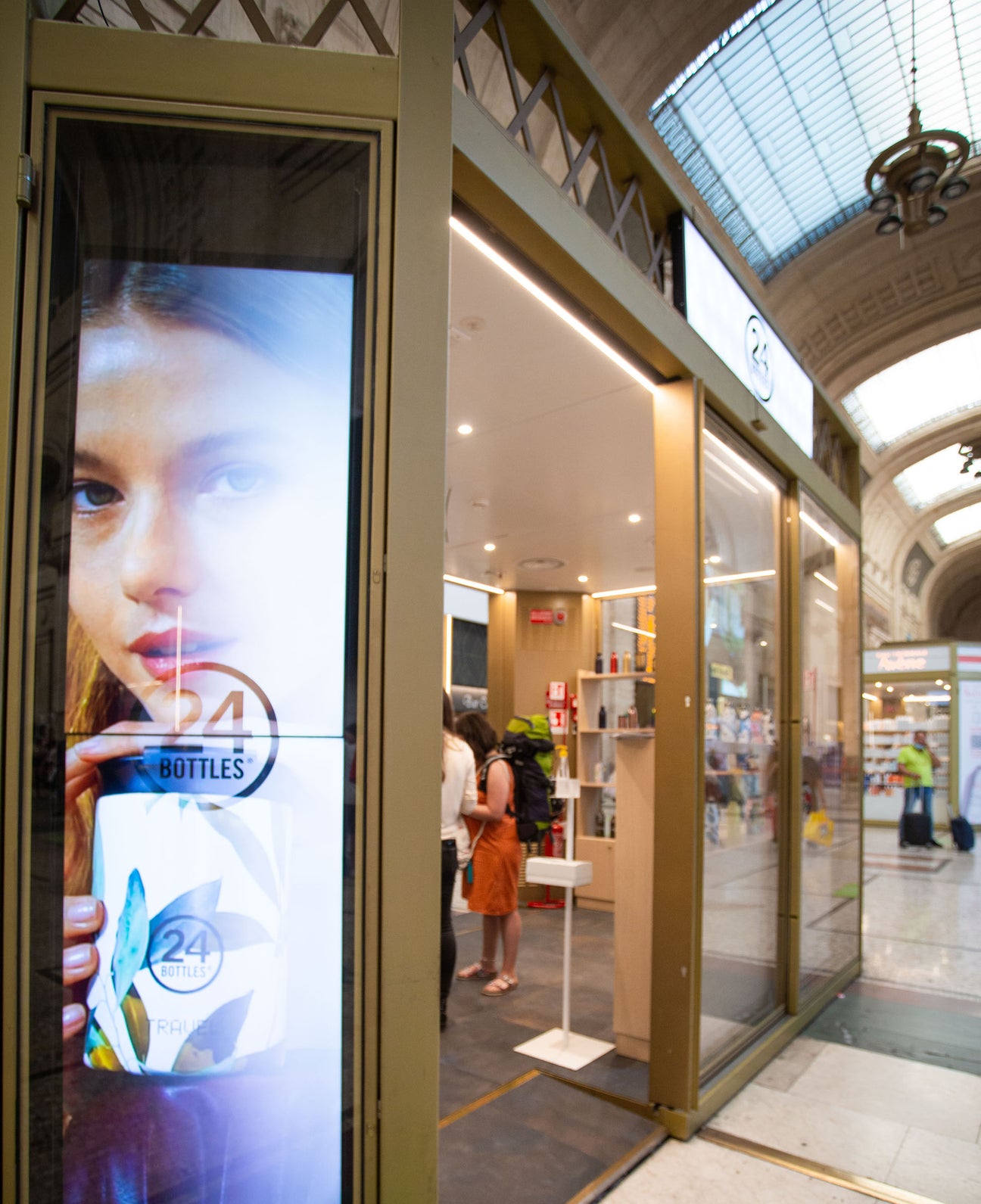 24Bottles Opens Pop Up at Milan Central Station - Retail & Leisure  International